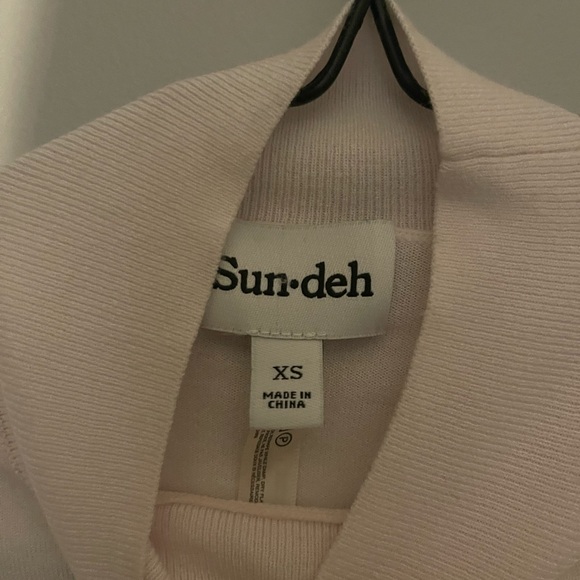 Sundeh long sleeve crop - Picture 3 of 3